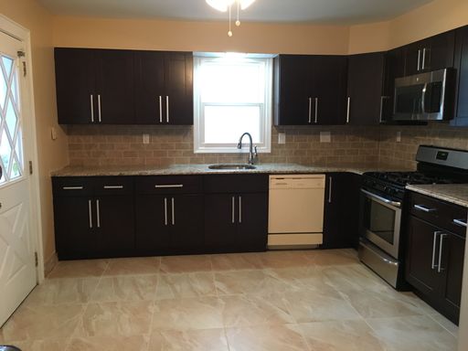 31 Dix St — photo 2