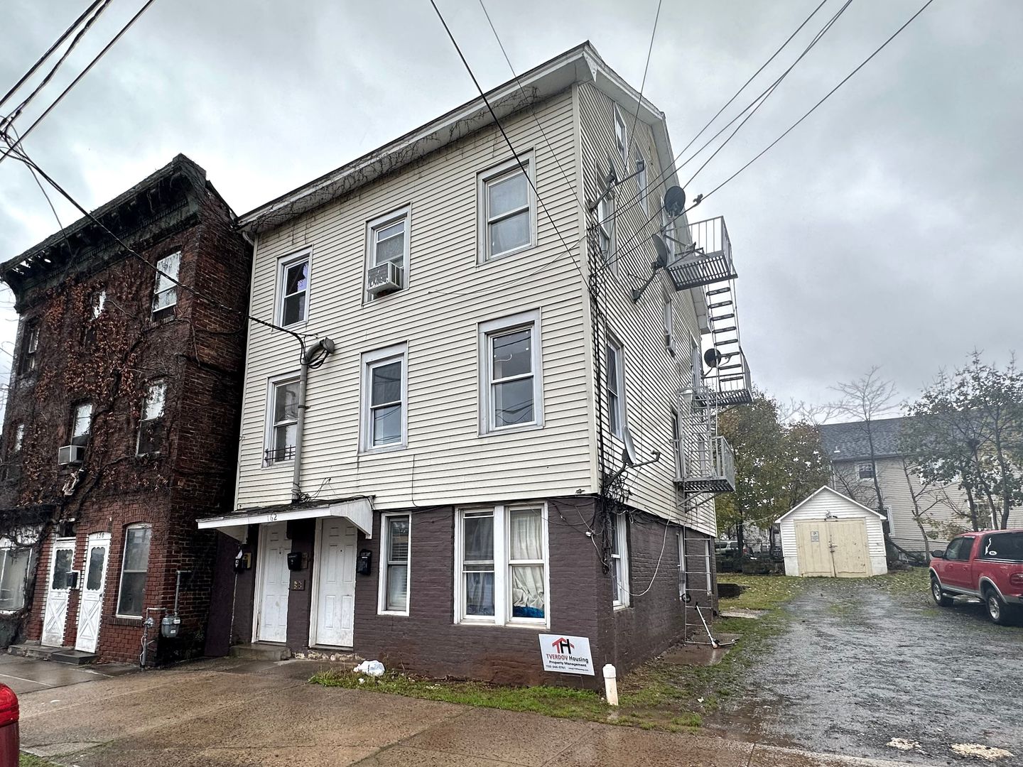 New Brunswick Apartment: 162 Throop Ave