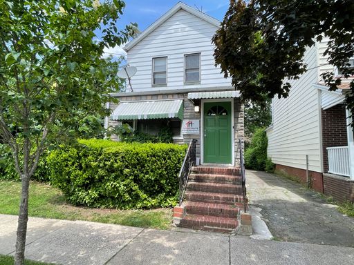 27 Comstock St photo 1