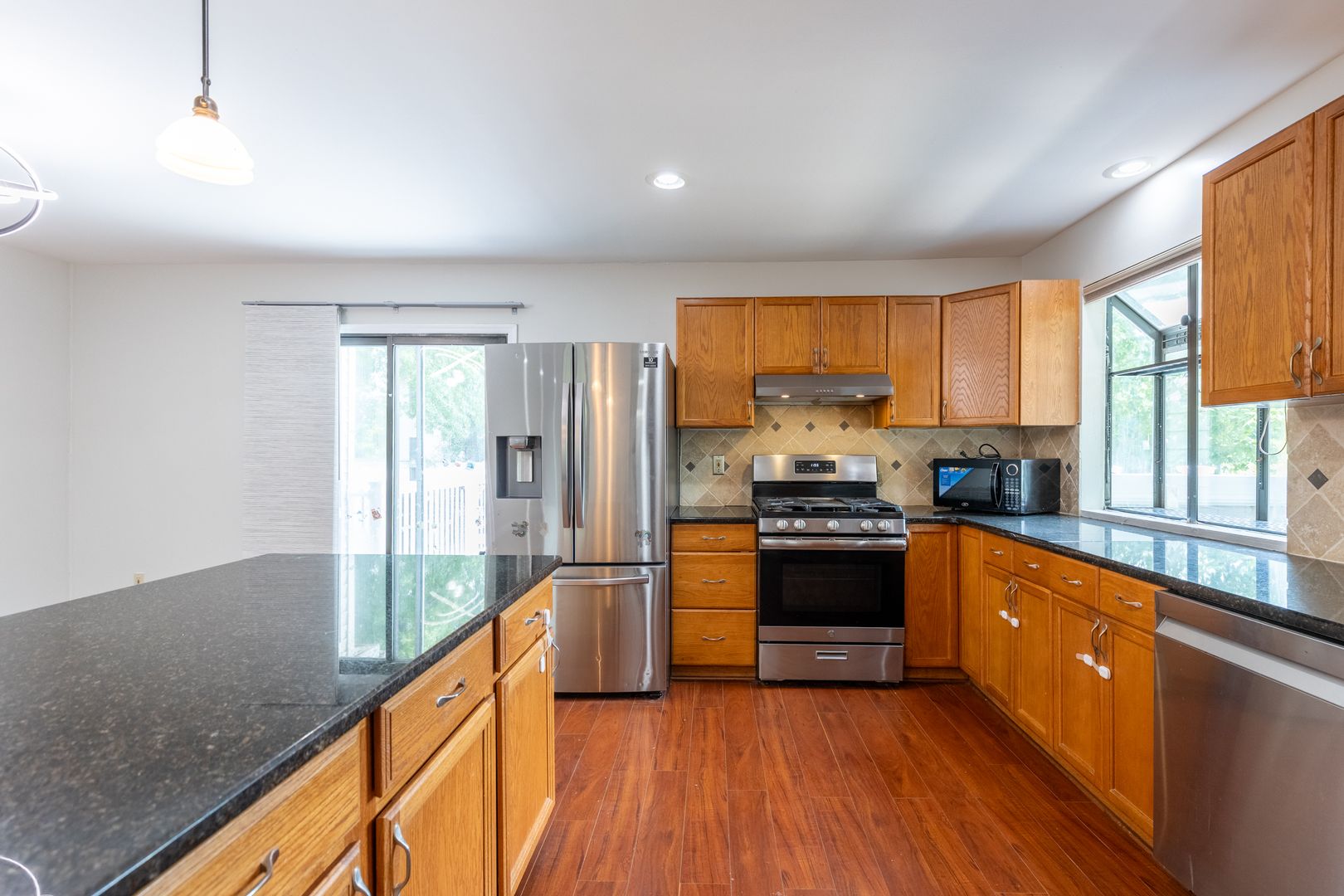 Metuchen Townhome: 183 Durham Ave