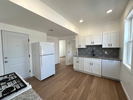245 Hamilton St, Apt 2 — photo 4
