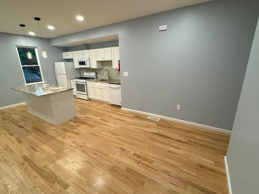 65 Plum St, Apt 1 — photo 4