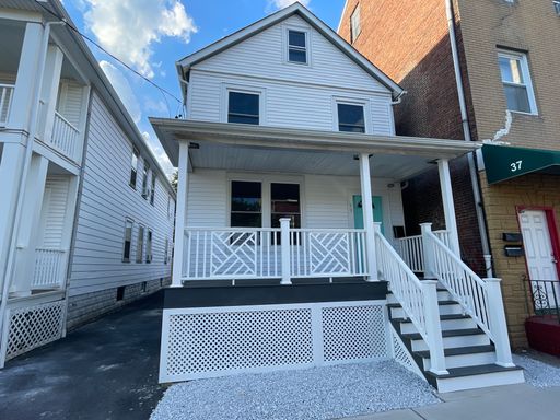 39 Bartlett St photo 1