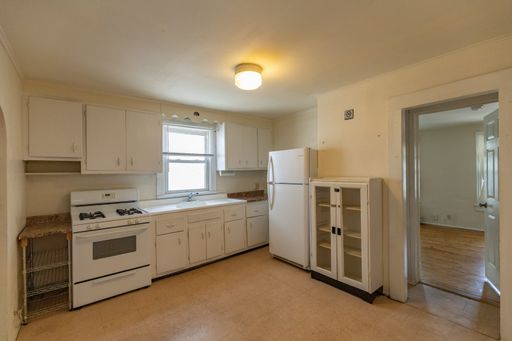 118 Easton Ave, Apt 1 — photo 5