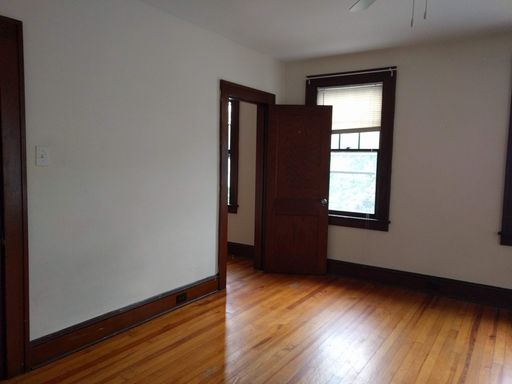 37 Baldwin St, Apt 2 — photo 3