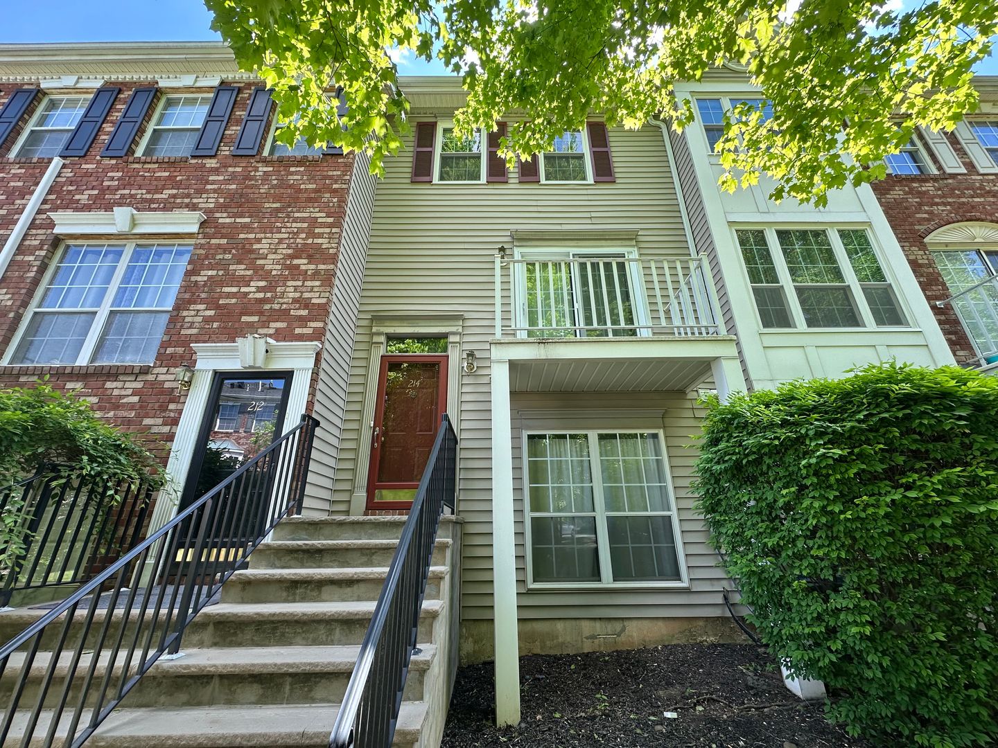 Franklin Park Condo: 214 Sapphire Lane