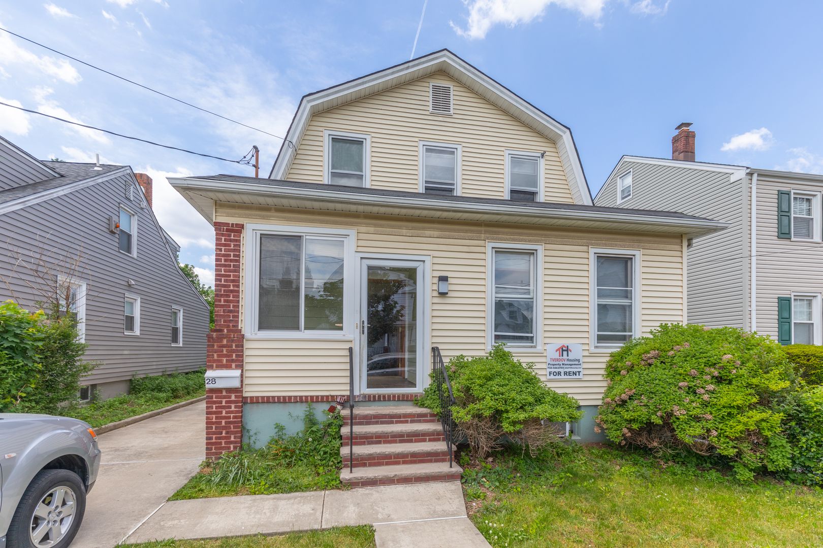 28 Dix St