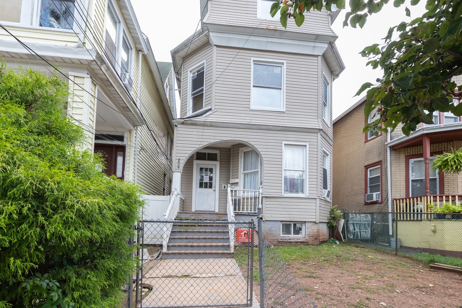 New Brunswick Apartment: 204 Redmond St