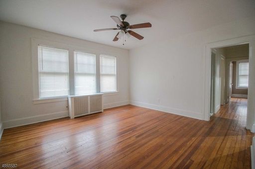 39 Baldwin St, Apt 2 photo 2