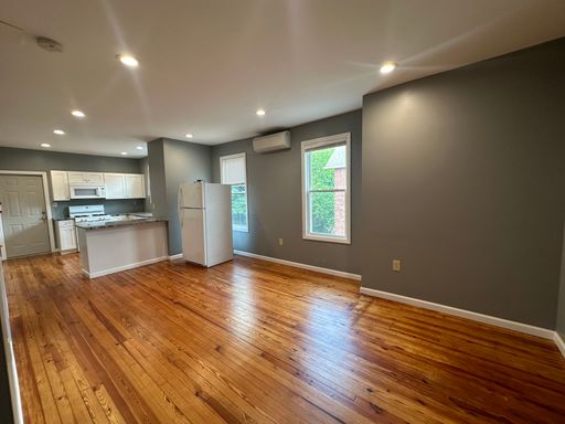 65 Guilden St, Apt 2 — photo 3