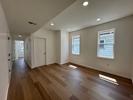 245 Hamilton St, Apt 2 photo 2