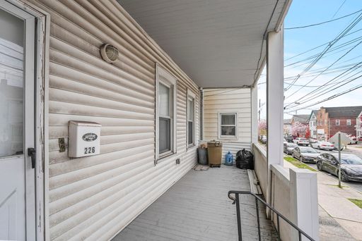 226 Hamilton St, Apt 1 photo 2