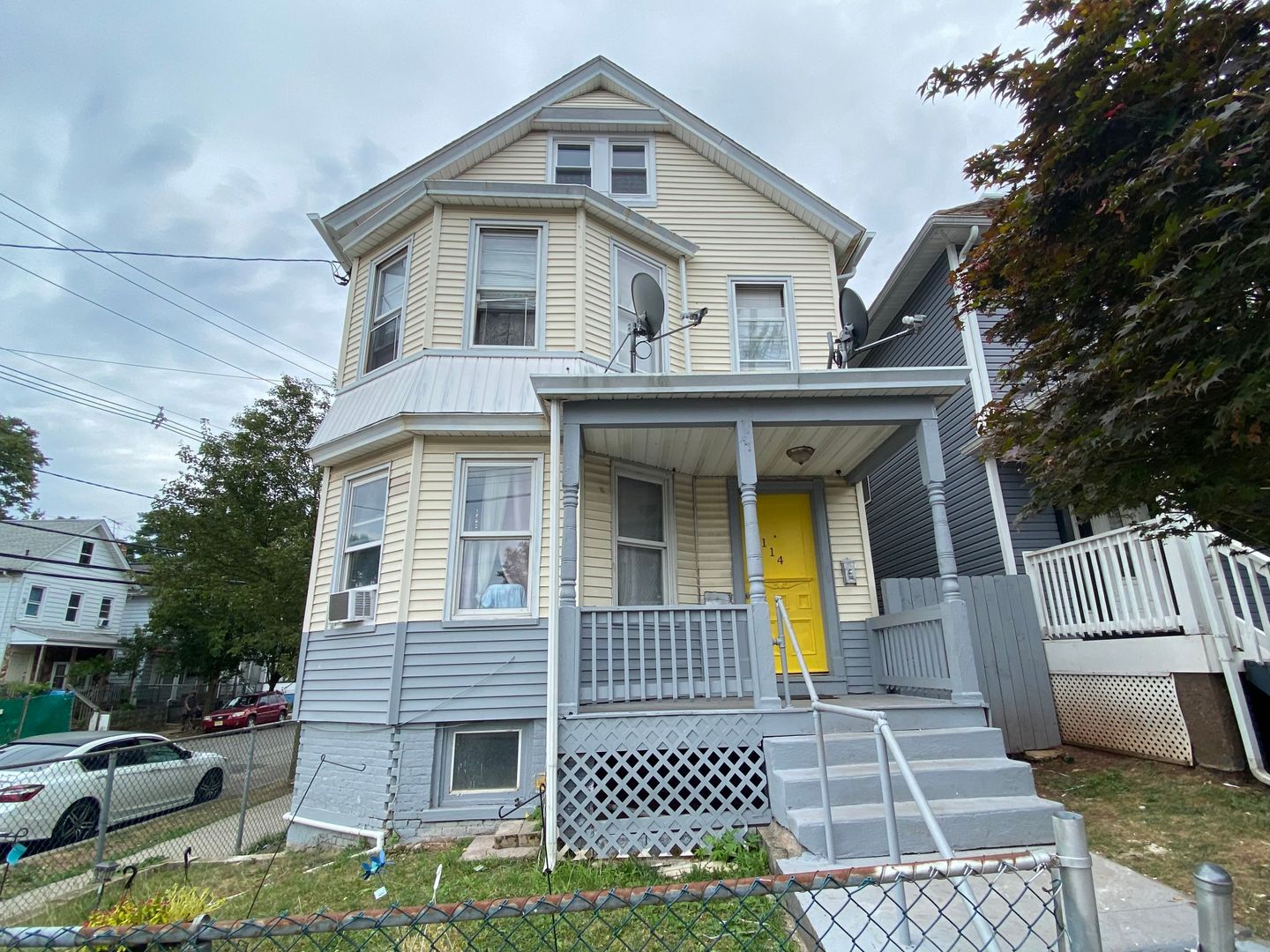 New Brunswick Apartment: 114 Joyce Kilmer Ave