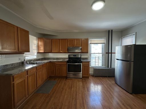 54 Division St, First Floor photo 2