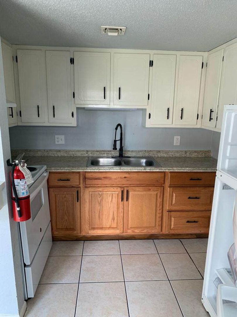 Weslaco Apartment: 103 Audrey Drive