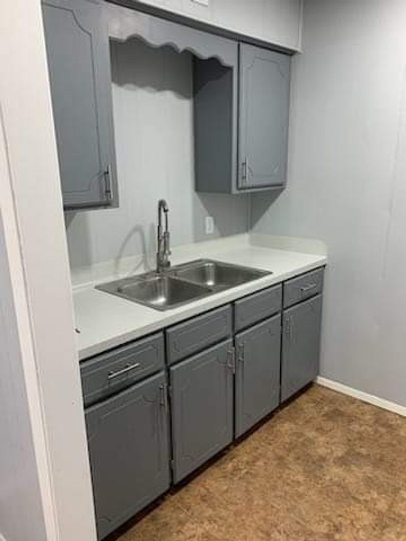Weslaco Apartment: 301 E 4th St