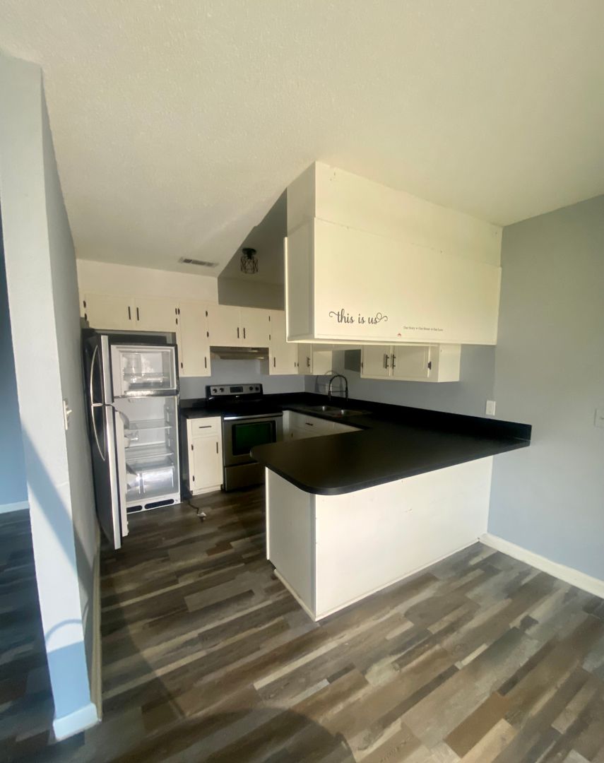 Weslaco Apartment: 103 Audrey Drive