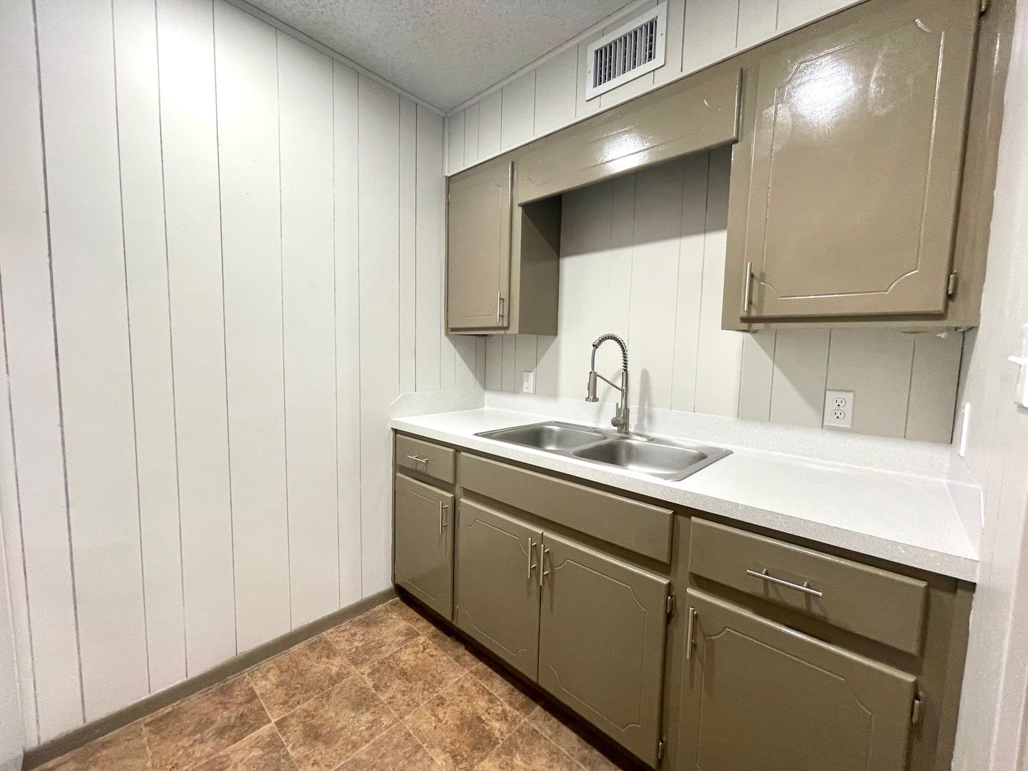 Weslaco Apartment: 301 E 4th St