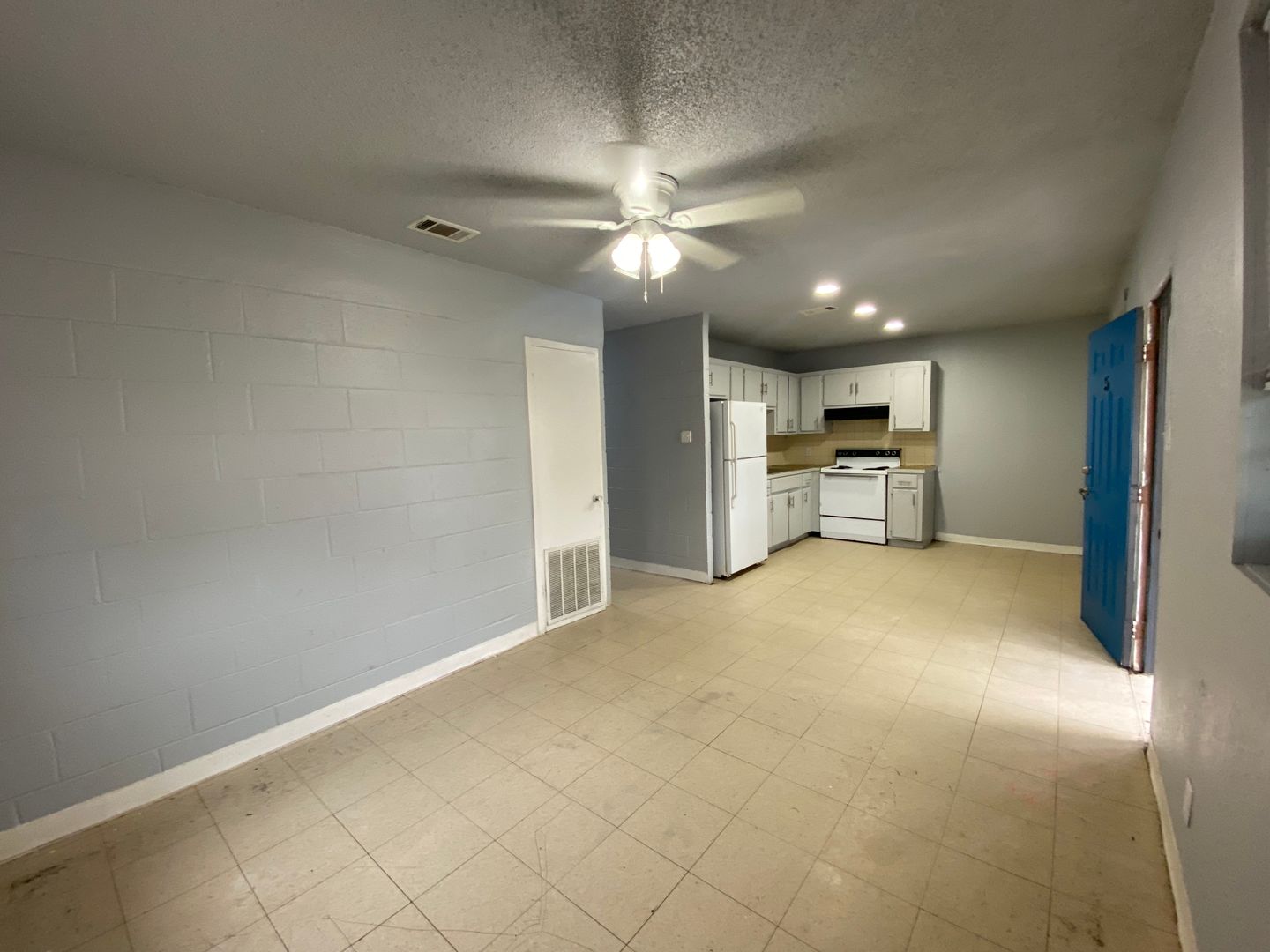 Edinburg Apartment: 1920 E Iowa Rd