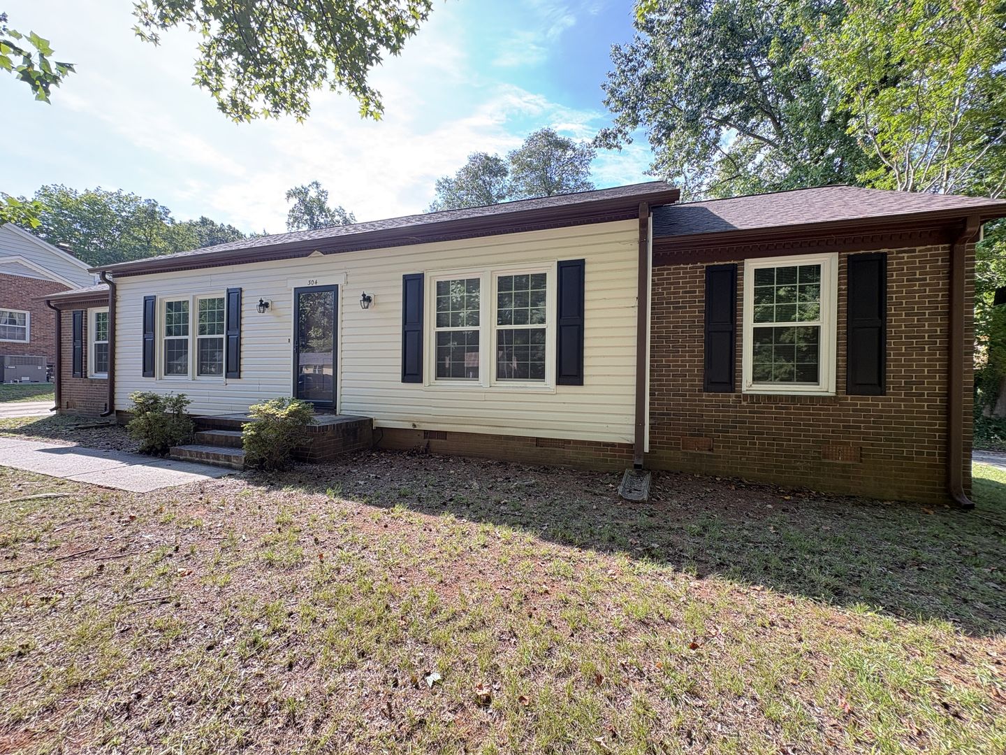 Greensboro House: 304 Leland Drive