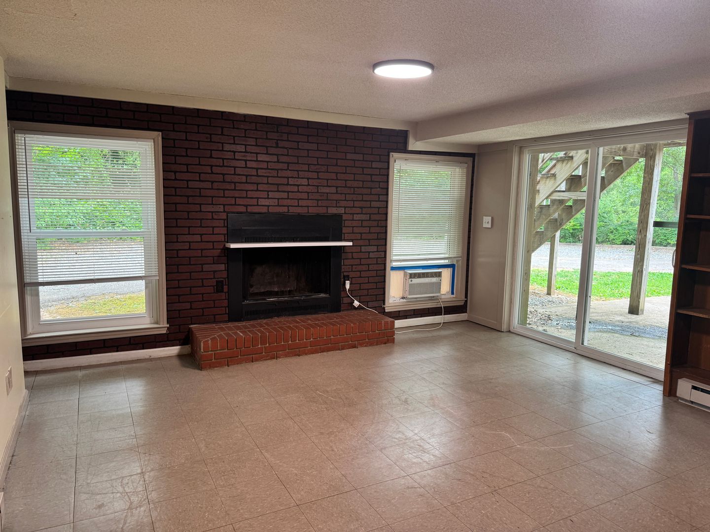 Reidsville House: 744 Crescent Drive Unit 4