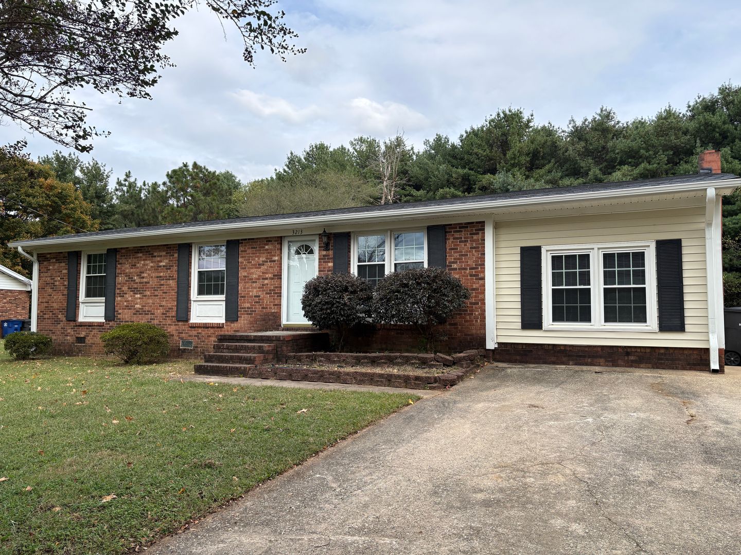 Winston Salem House: 3213 Meadow Lane