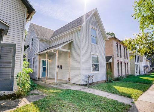 2-Bedroom Apartment Steps from Downtown Lafayette – photo 1