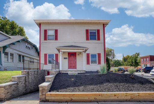 Spacious Groundfloor Two Bedroom Apartment Close to Downtown Lafayette! – photo 1