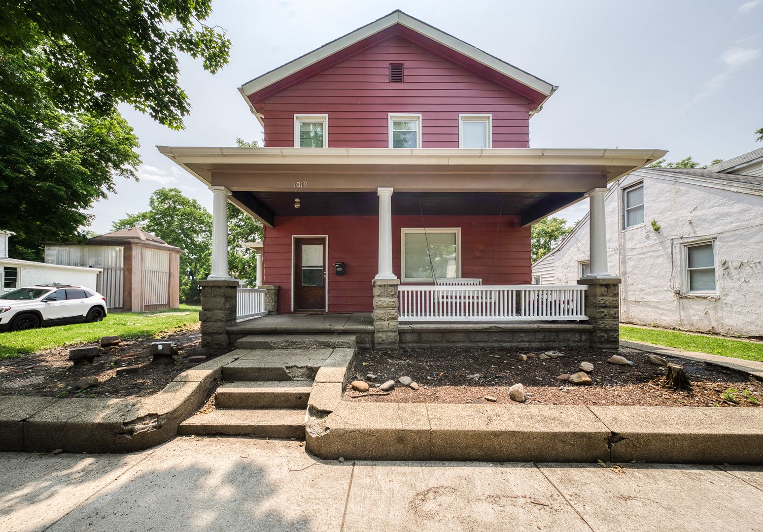 Lafayette Apartment: 1019 North Street