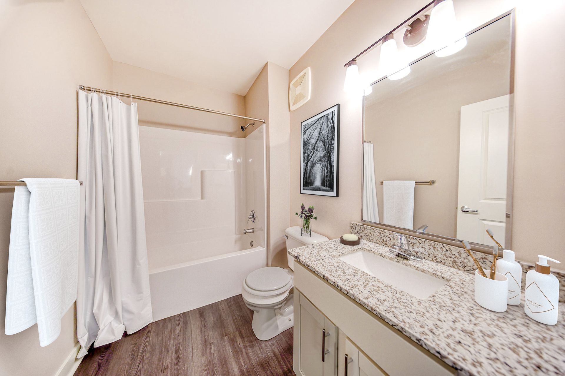 Lebanon Apartment: 230 S Lebanon Street