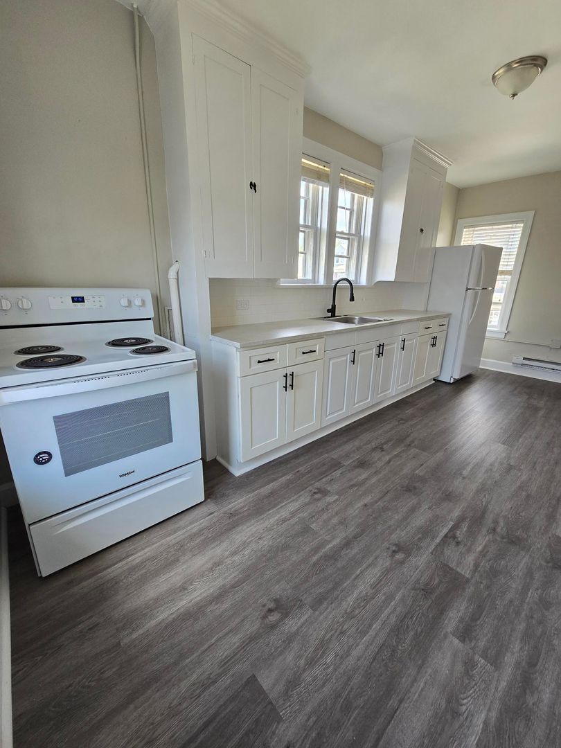 Hagerstown Apartment: 145 E. North Ave