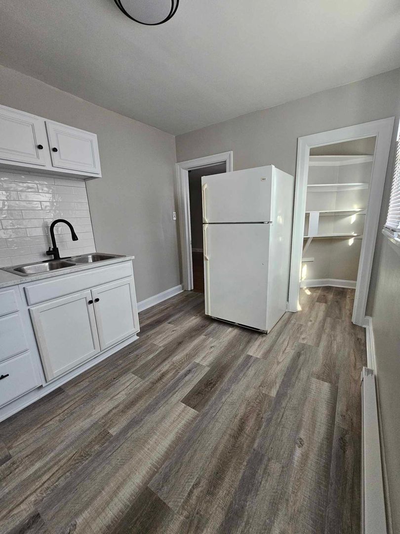 Hagerstown Apartment: 145 E. North Ave