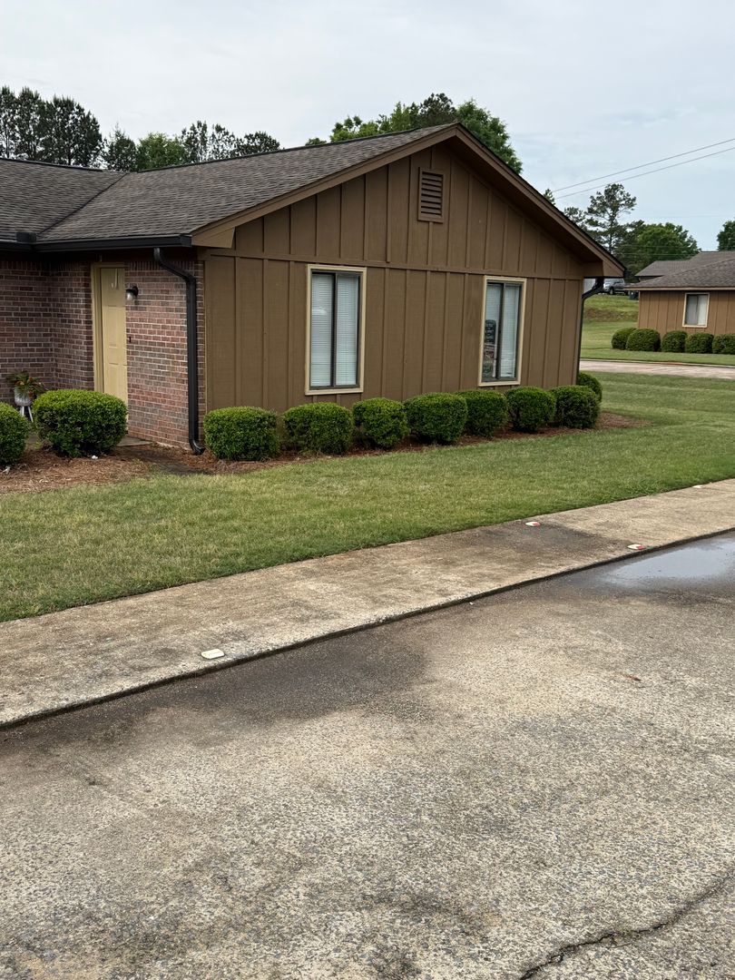 Cedartown Apartment: 83 Evergreen Lane