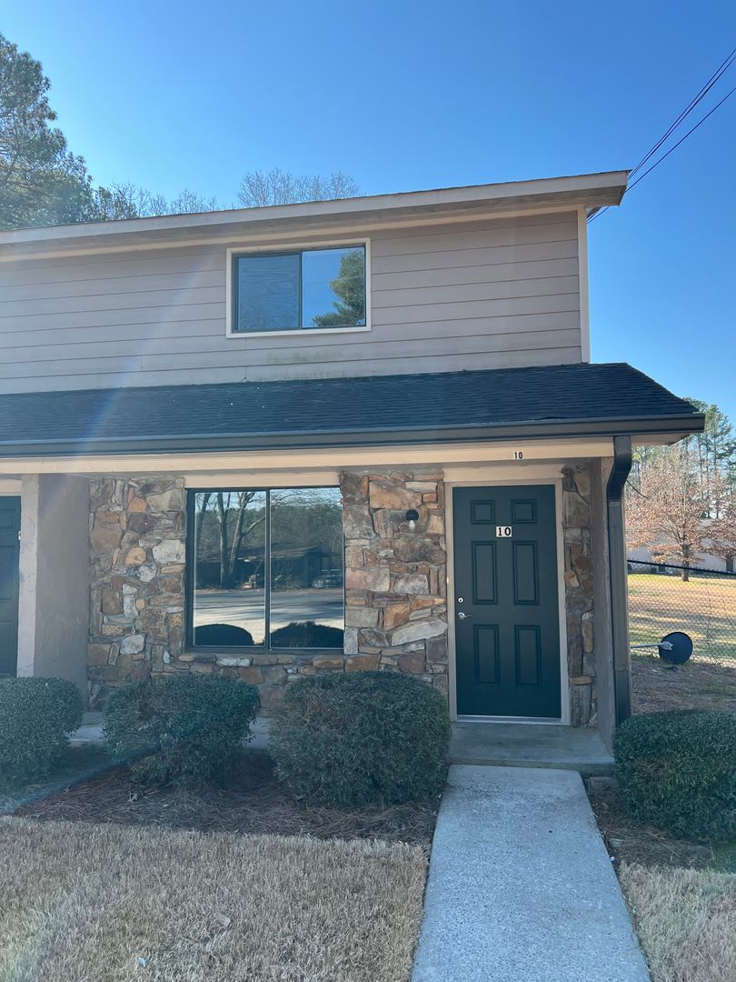 Cedartown Apartment: 46 Allen Drive