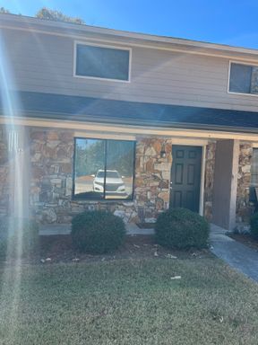 1 bedroom townhouse
