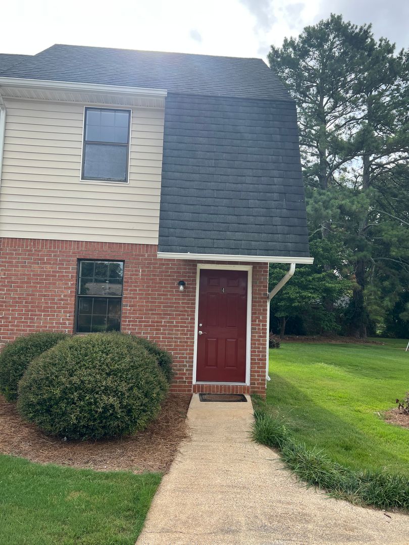Cedartown Apartment: 59 Evergreen Lane