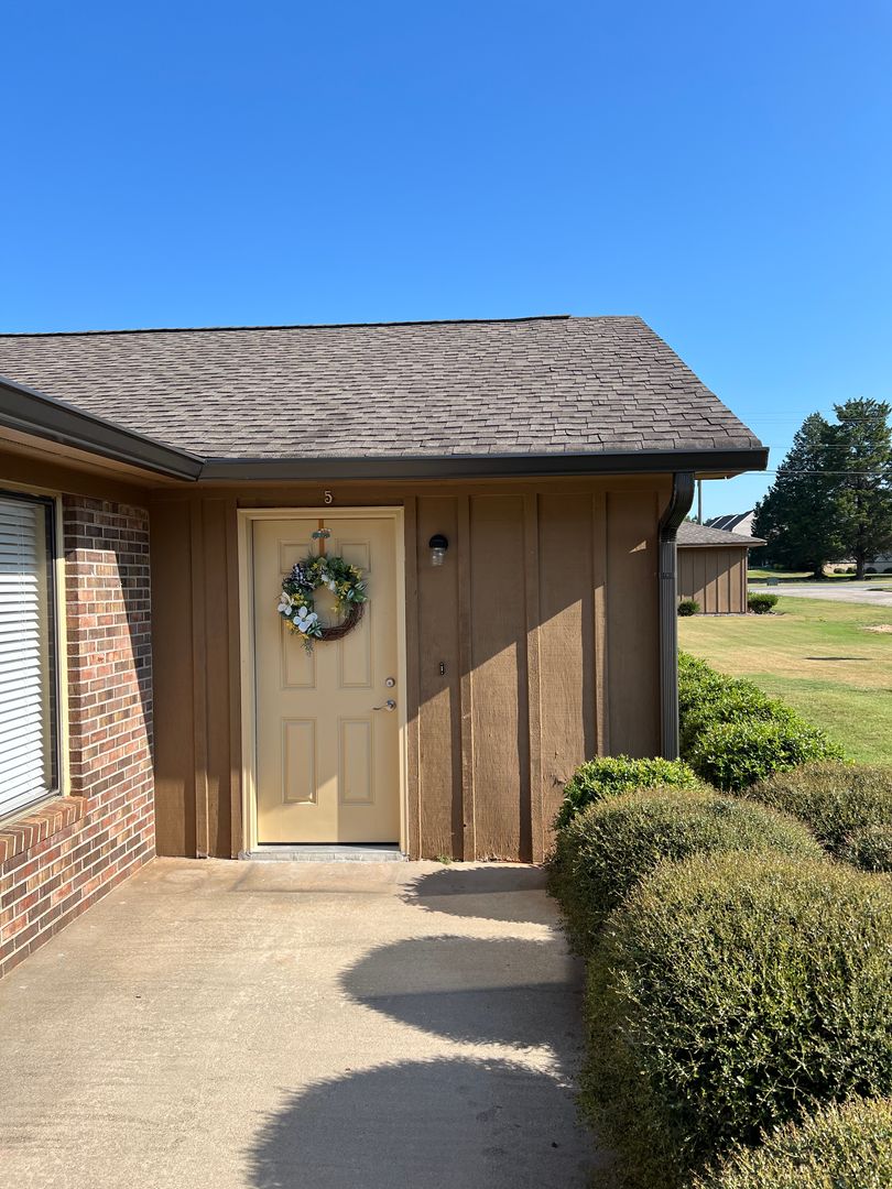 Cedartown Apartment: 71 Evergreen Lane