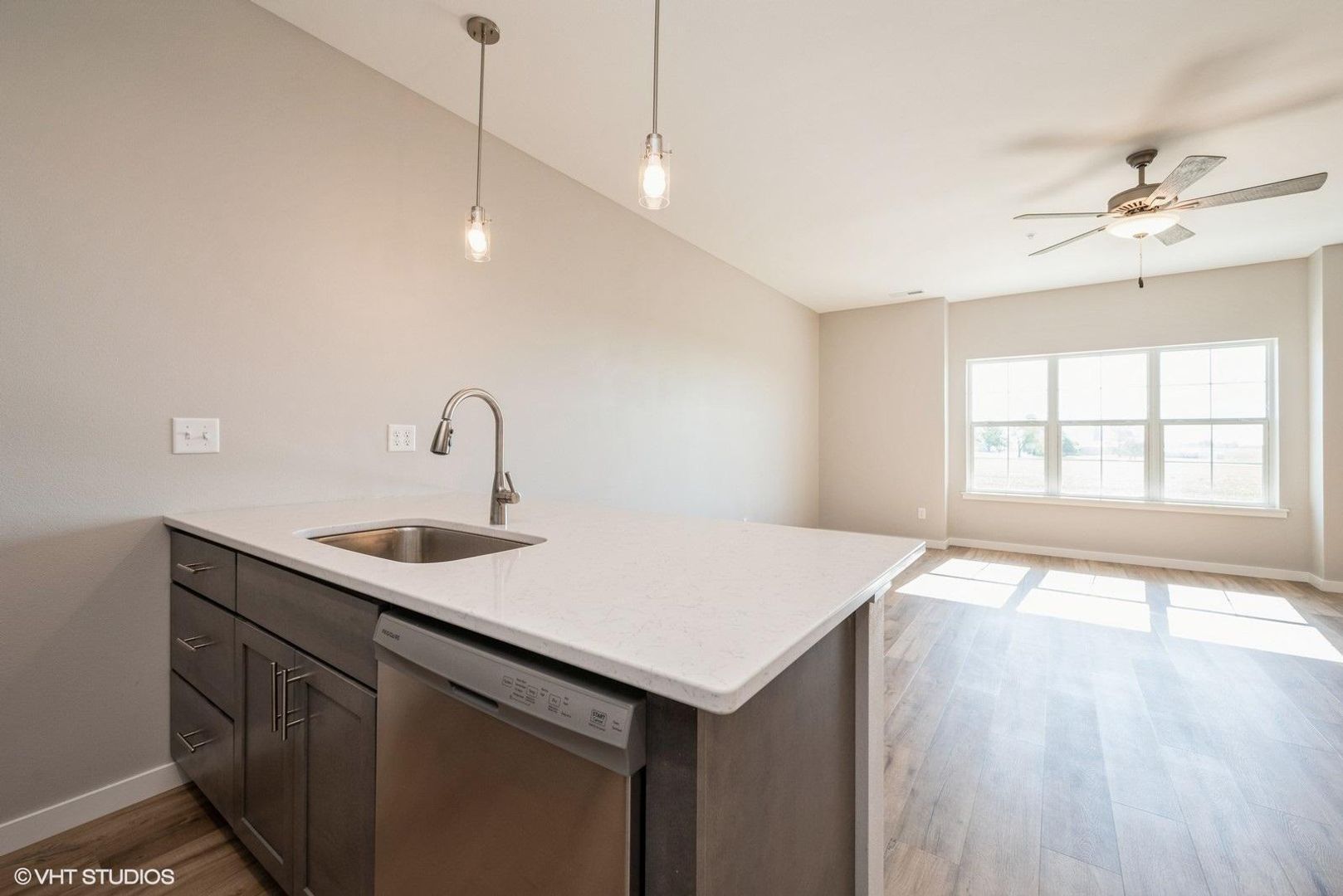 Marion Apartment: 2863 Rookwood Ln