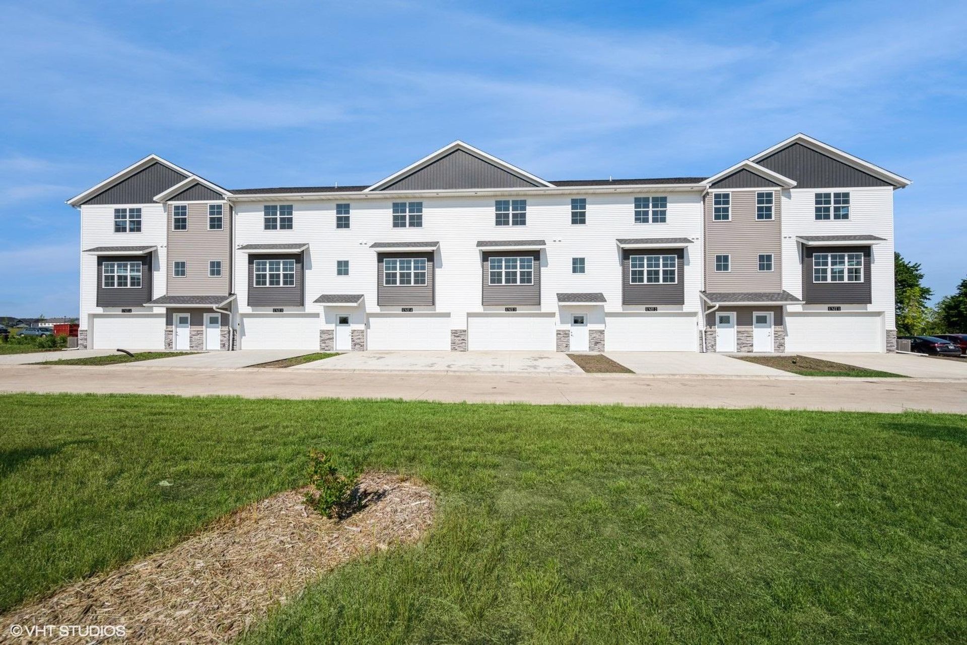 Marion Apartment: 2815 Rookwood Ln