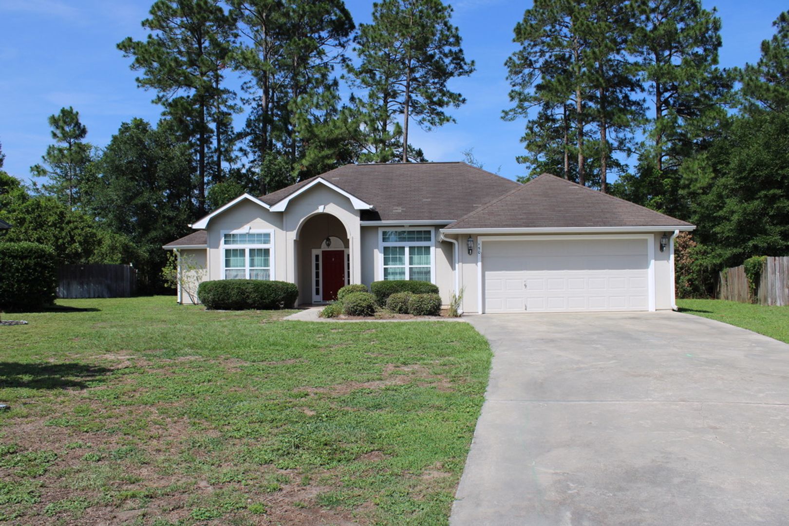 Kingsland House: 150 Lake Manor Drive