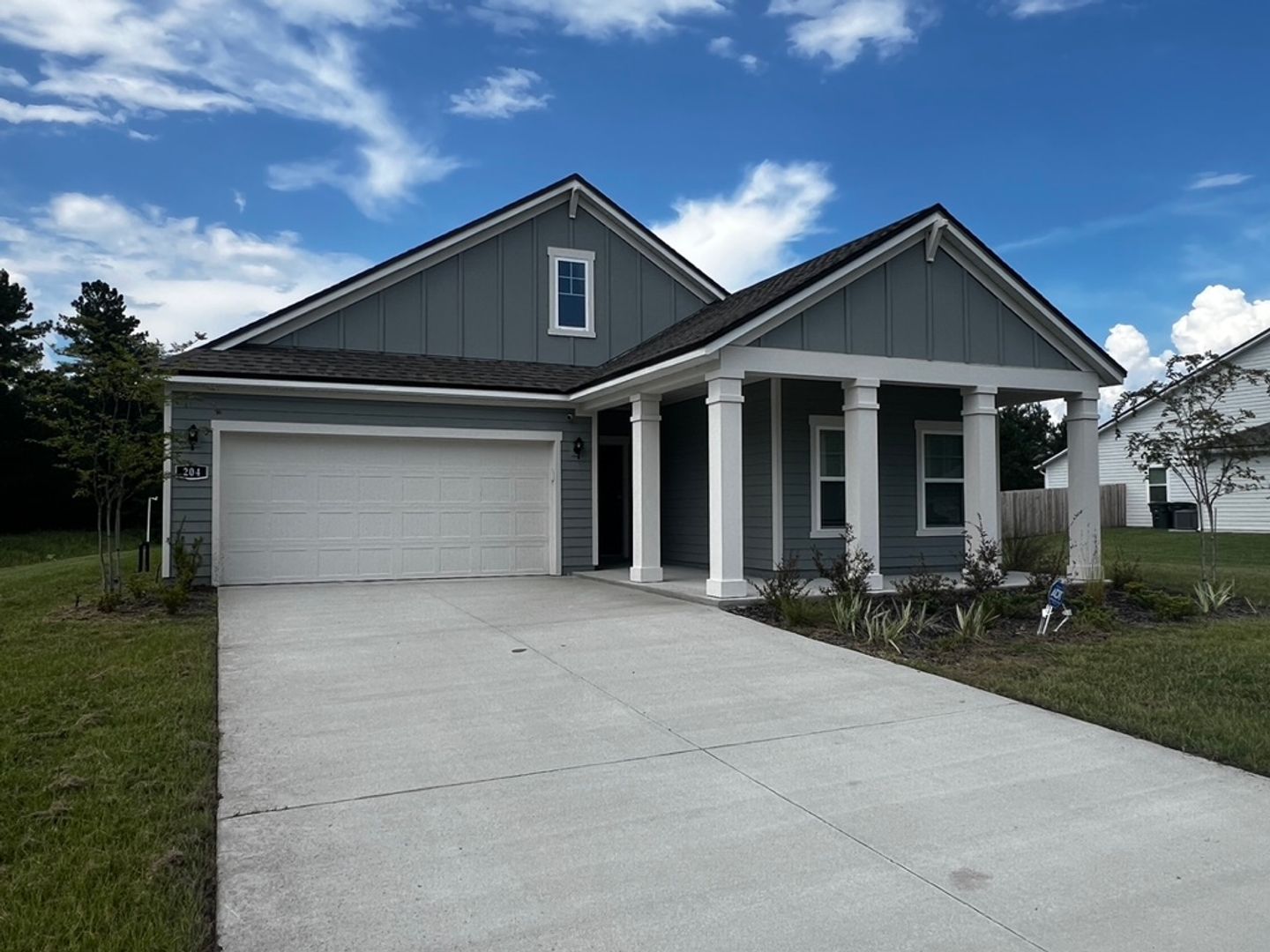 Kingsland House: 204 Park View Lane