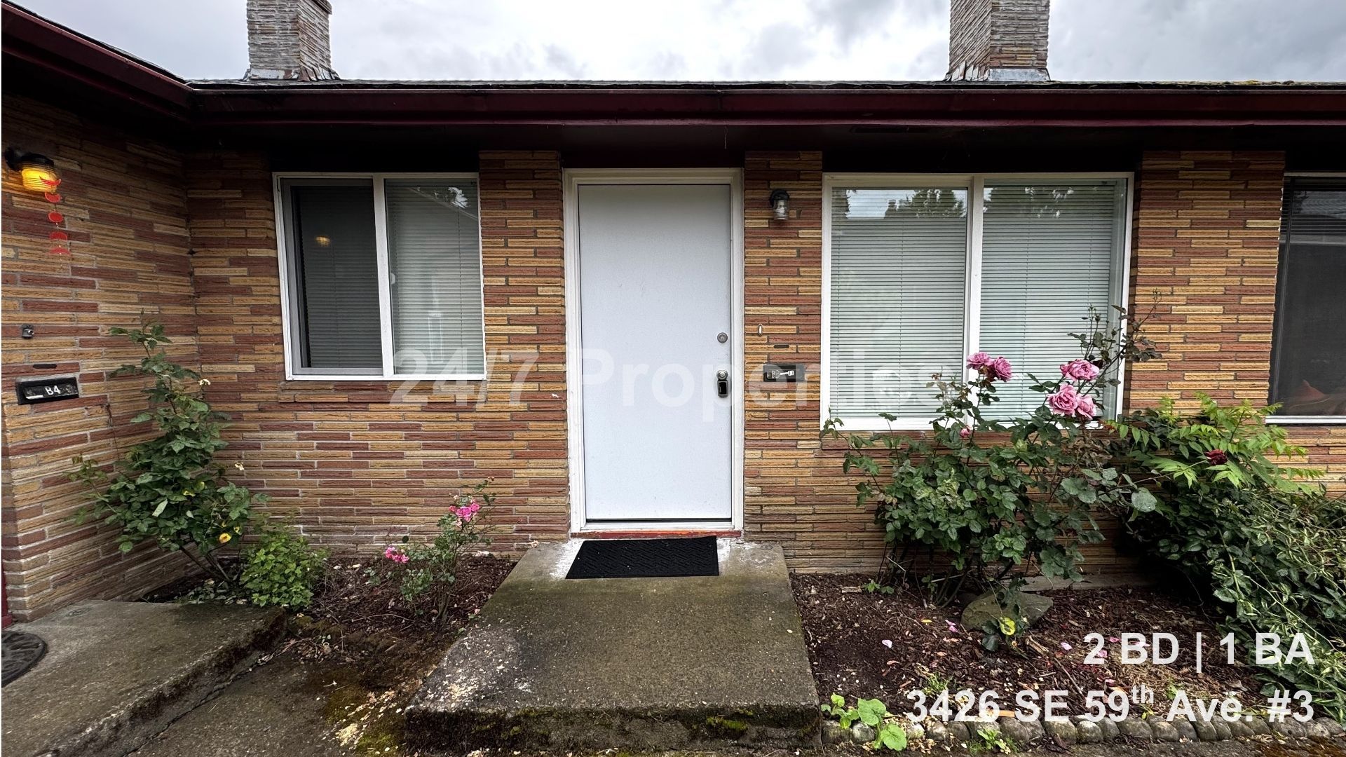 Portland Apartment: 5917 SE Powell Blvd.