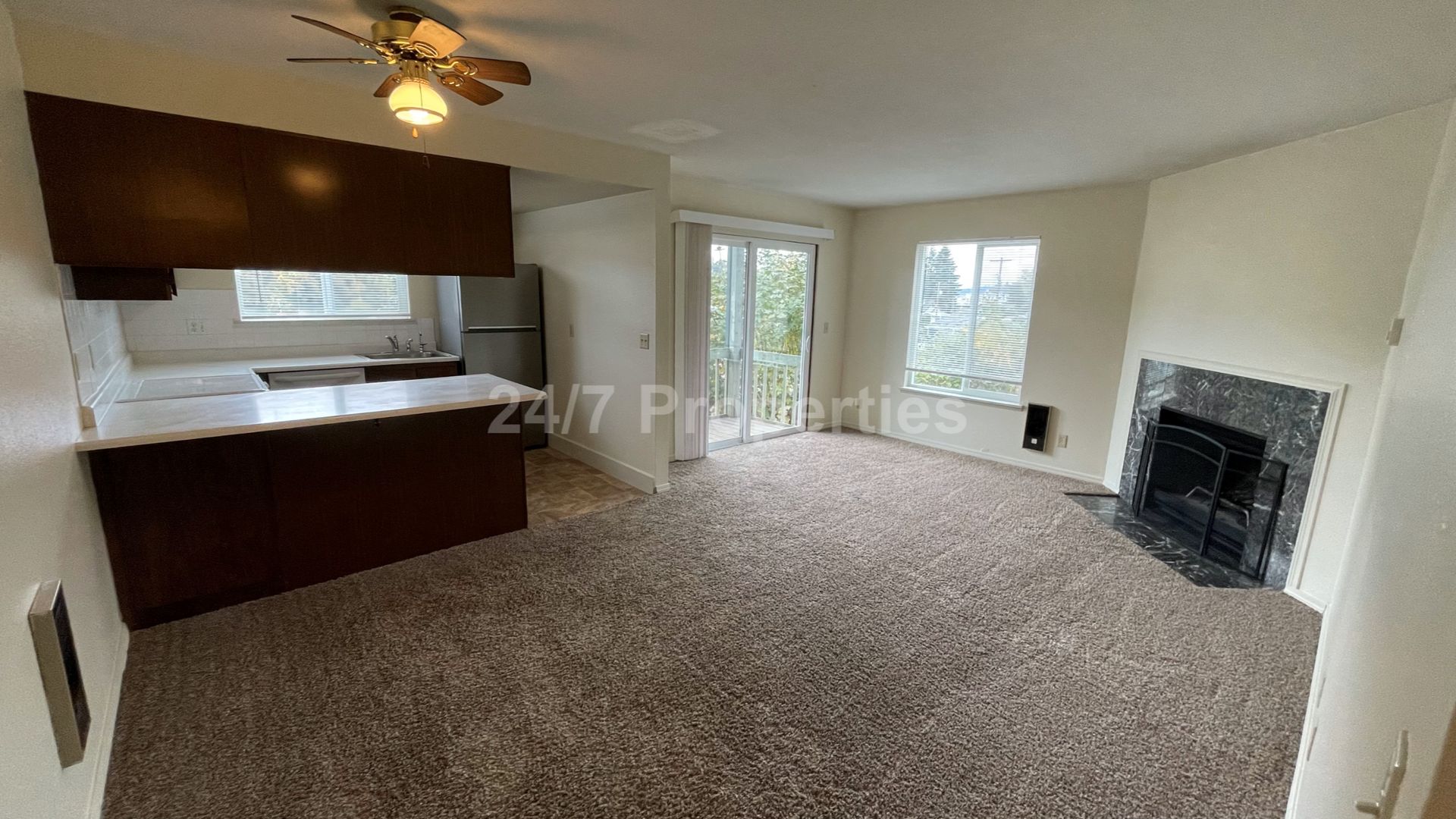 Oregon City Apartment: 801 3rd Avenue - Unit 4