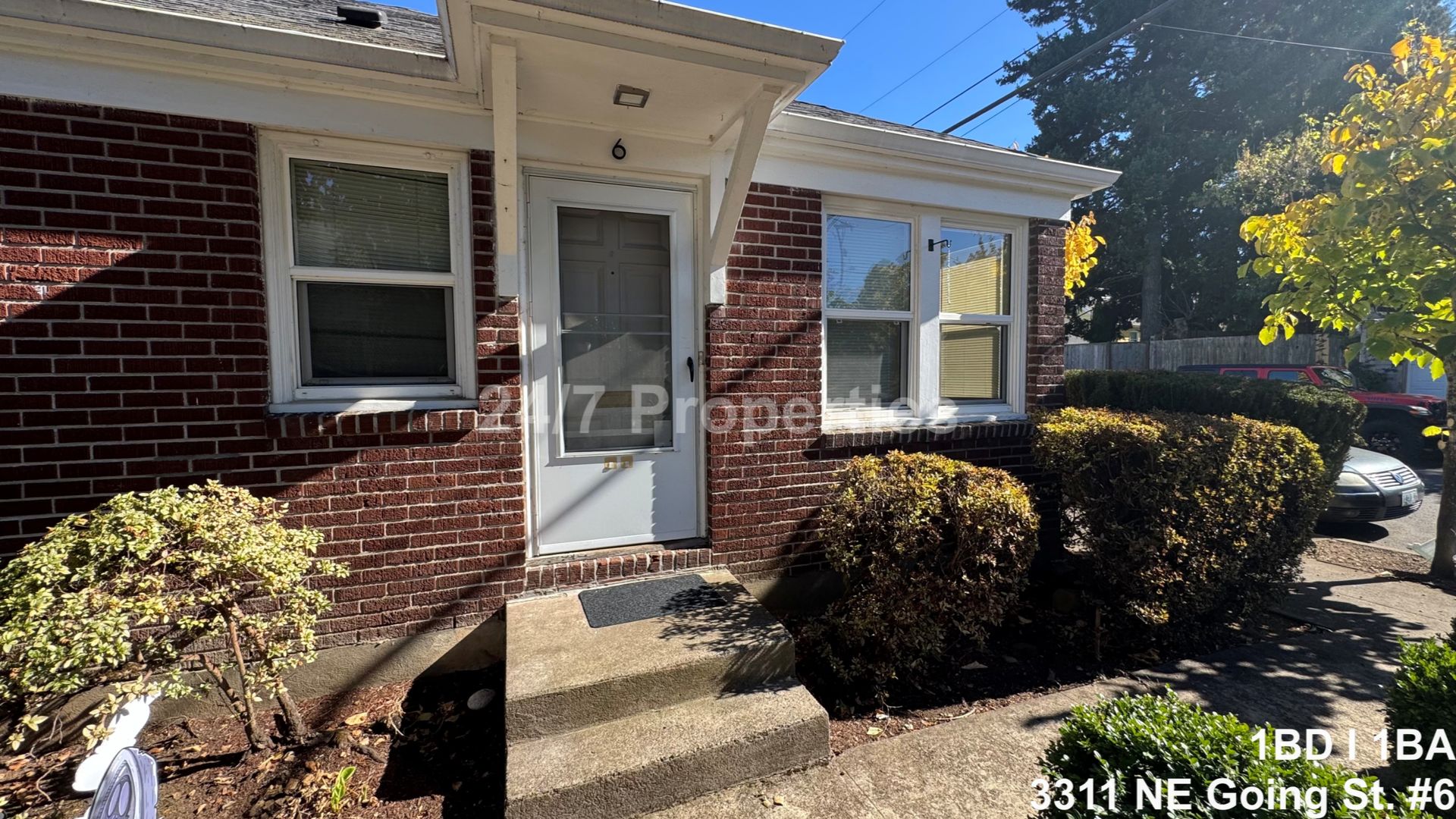 Portland Apartment: 3311 NE Going St.