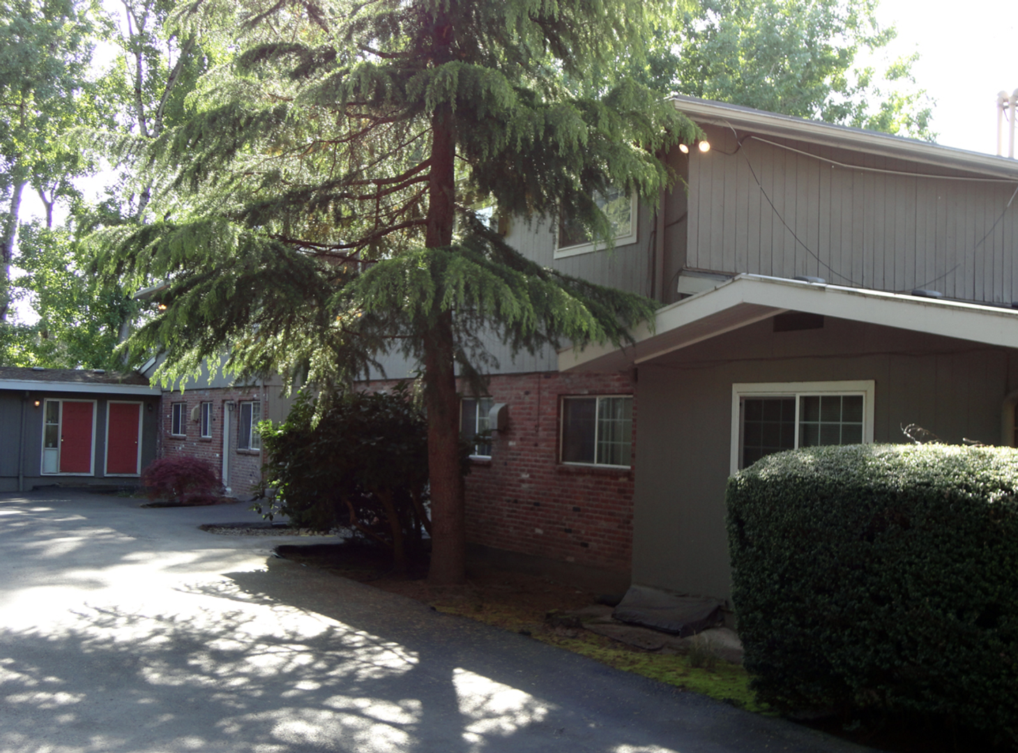 Portland Apartment: 4540 SW Dogwood Lane