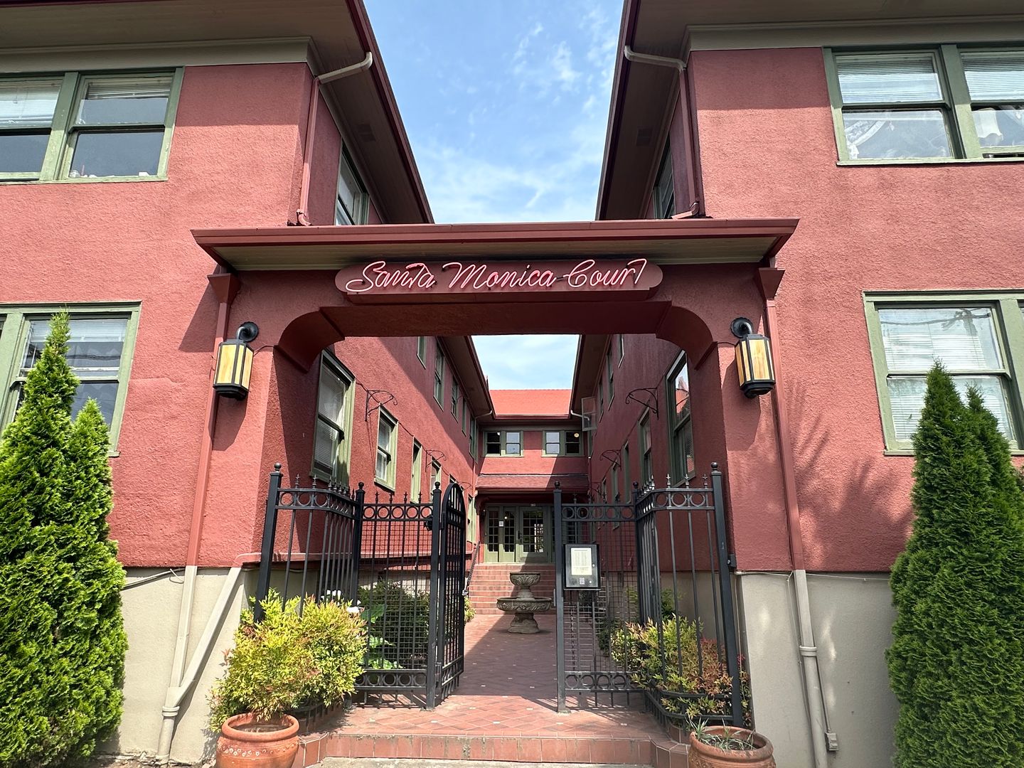 Portland Apartment: 630 NE Lawrence Ave.