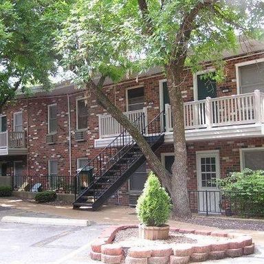Spacious Maplewood 1BR | Walk-In Closet • Pool • Pet Friendly!