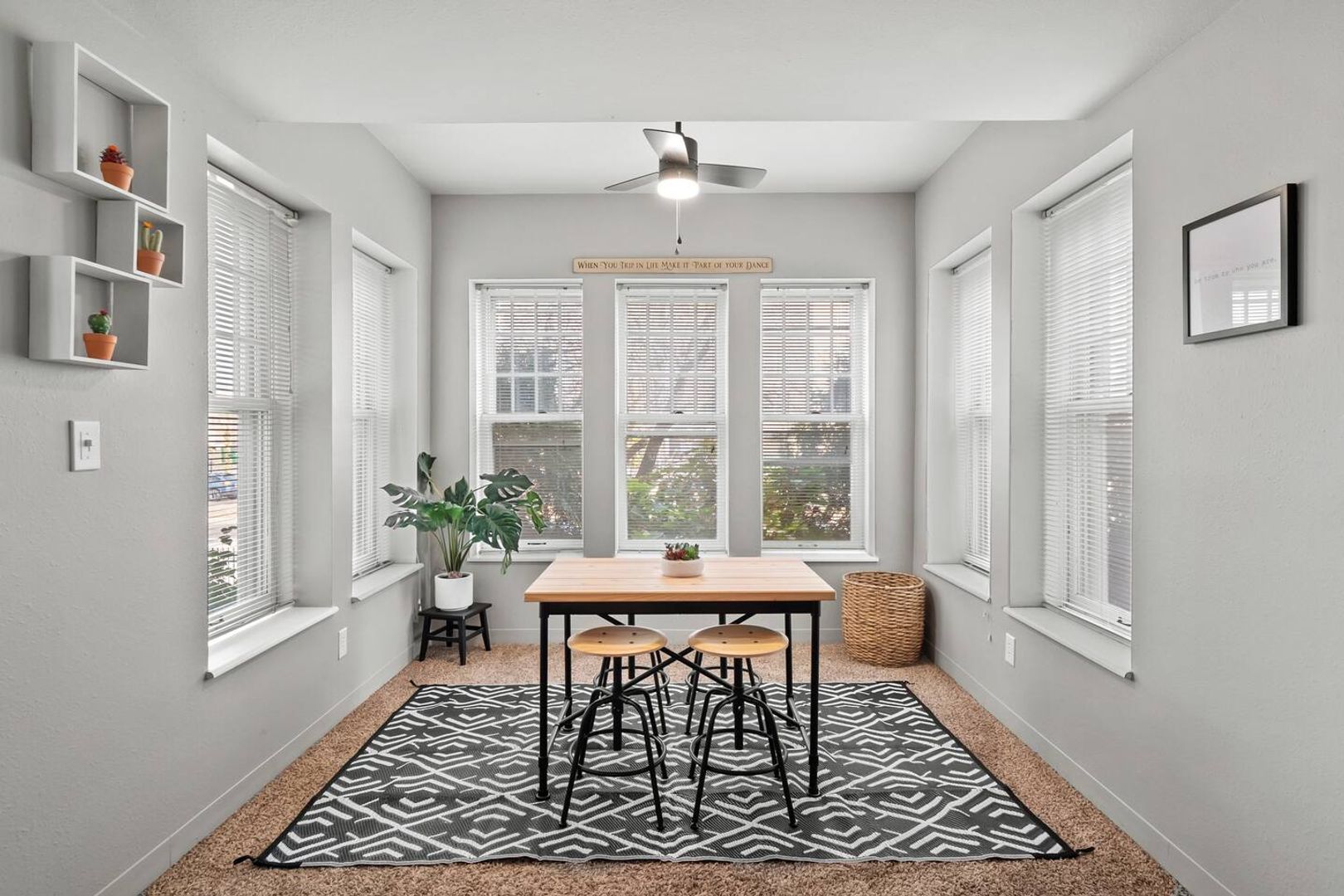 Saint Louis Apartment: 5500 Delmar Blvd