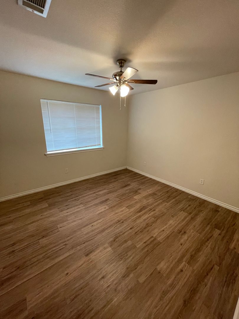 College Station Apartment: 3784 Oldenburg