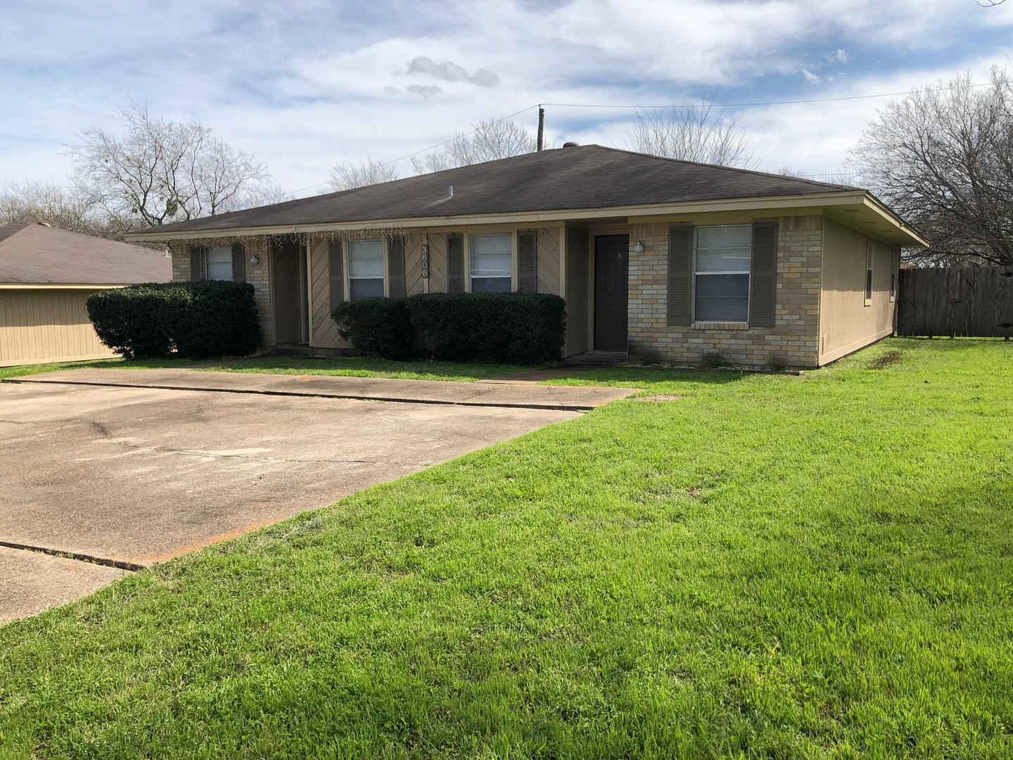 Bryan Apartment: 3606 Comanche